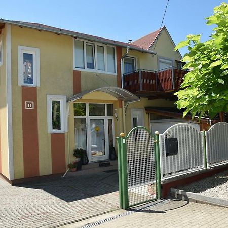 Gyenesi Virag Apartman Денешдиаш Экстерьер фото