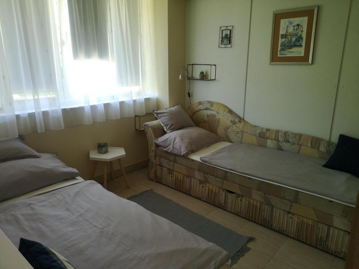 Gyenesi Virag Apartman Денешдиаш Номер фото