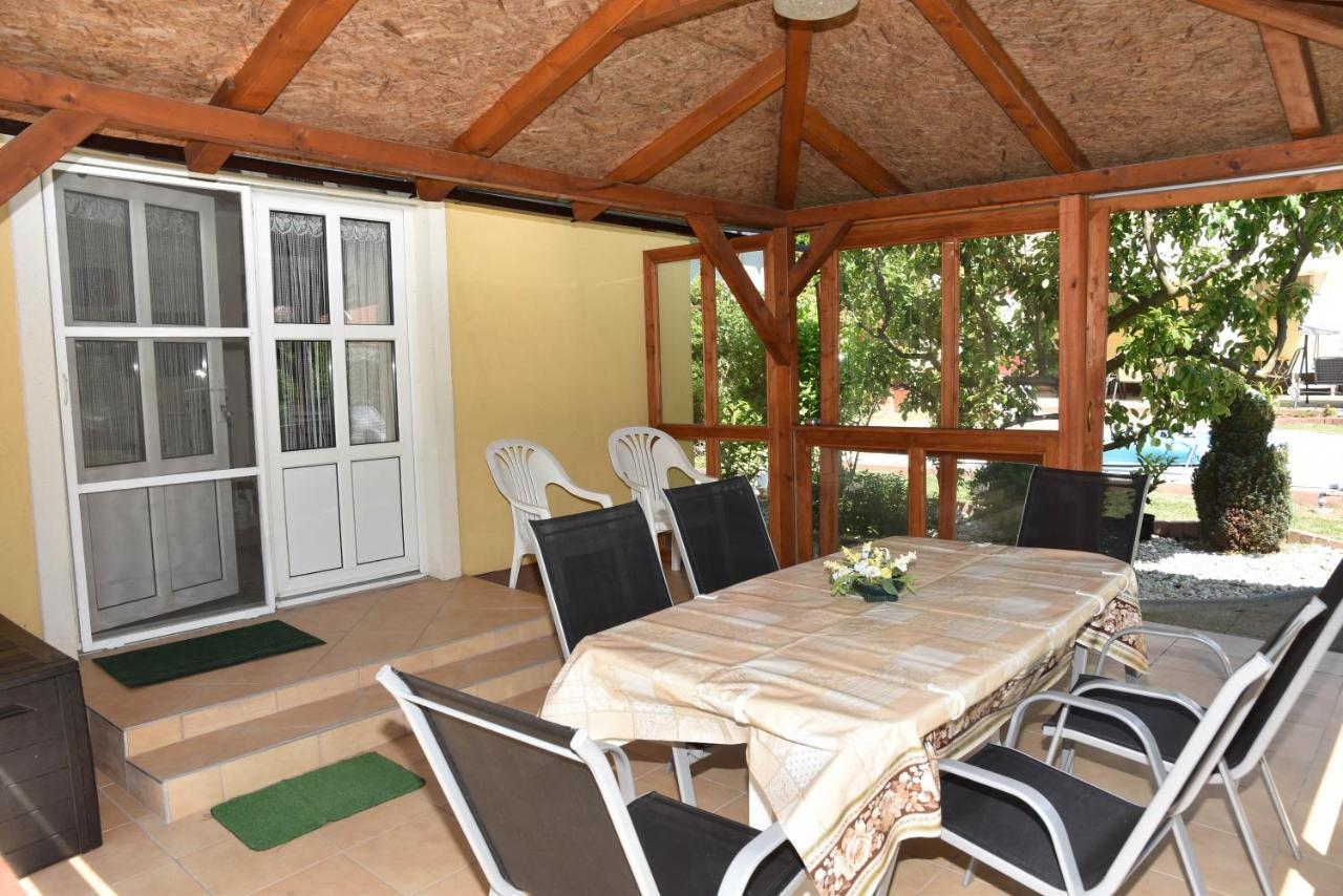 Gyenesi Virag Apartman Денешдиаш Экстерьер фото