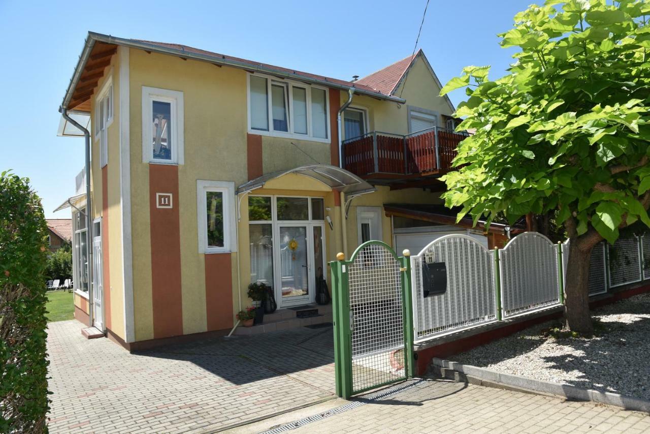 Gyenesi Virag Apartman Денешдиаш Экстерьер фото