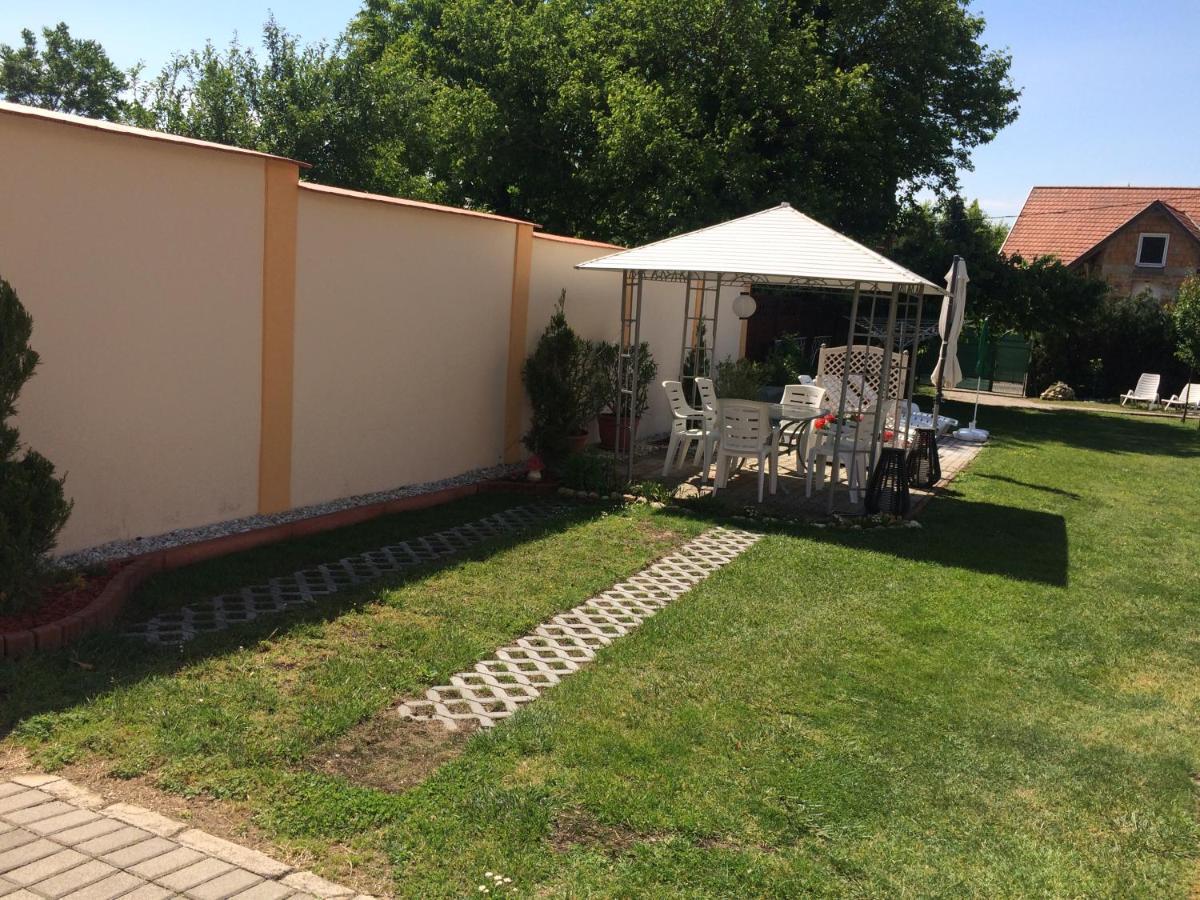 Gyenesi Virag Apartman Денешдиаш Экстерьер фото